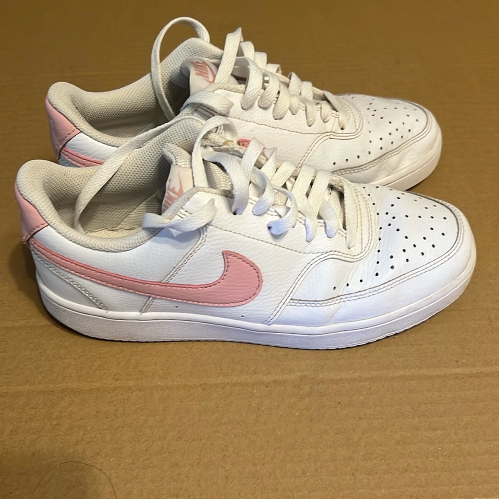 Nike Women’s Court Vision Low